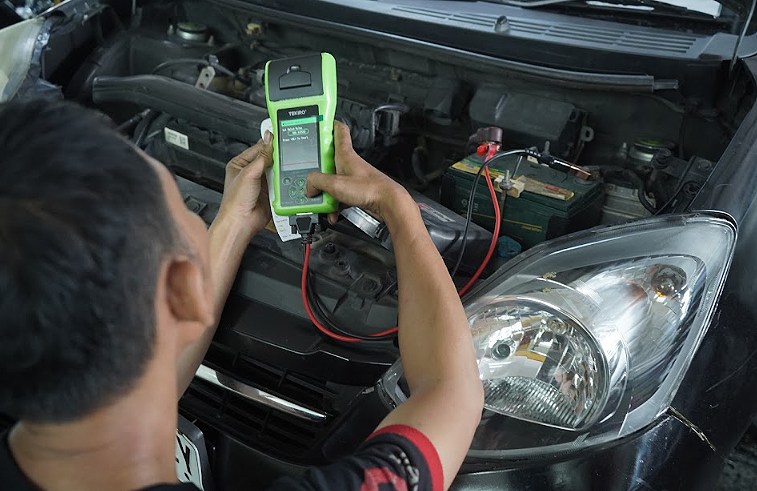 Ini Refrigerant Leak Detector, untuk Cek Freon Mobil Bocor